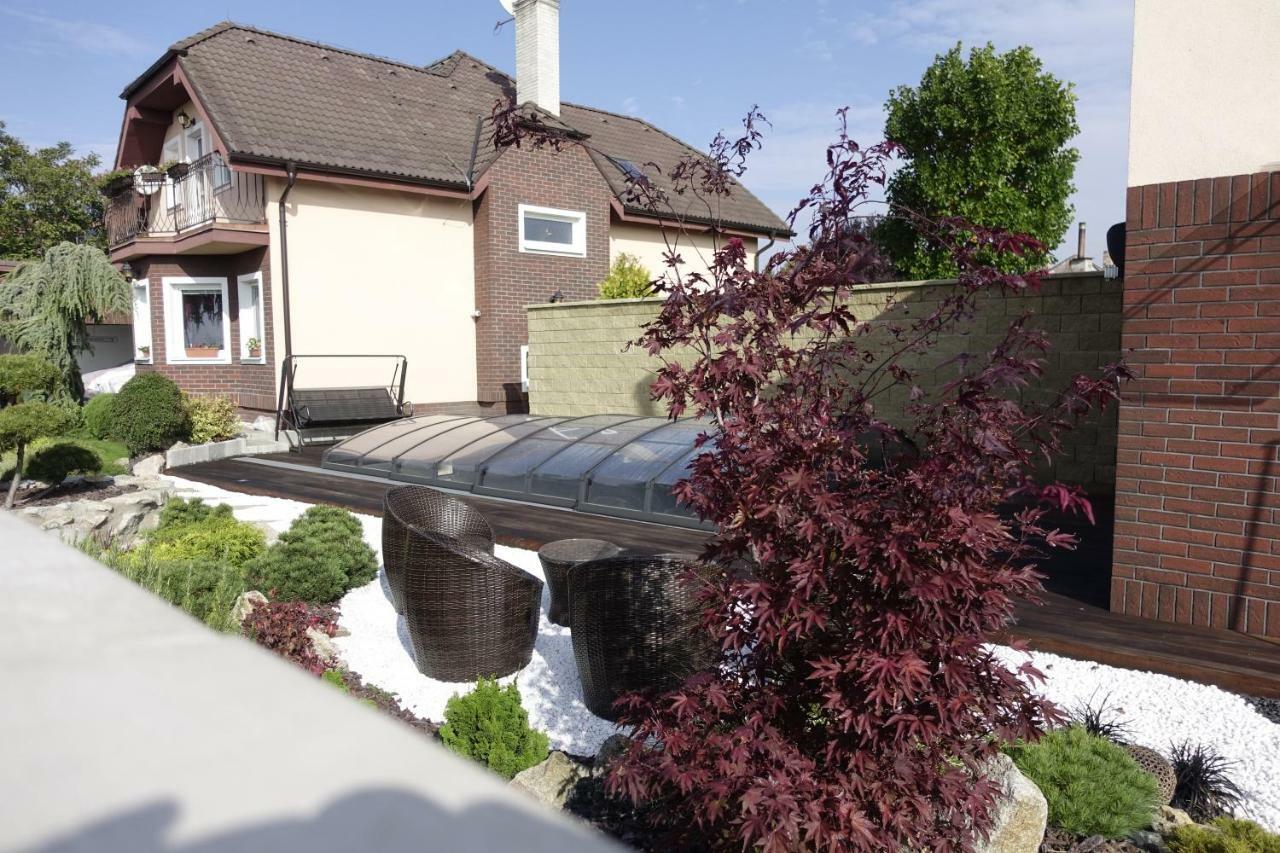 Tiny House With Private Pool Appartement Janosikova Buitenkant foto