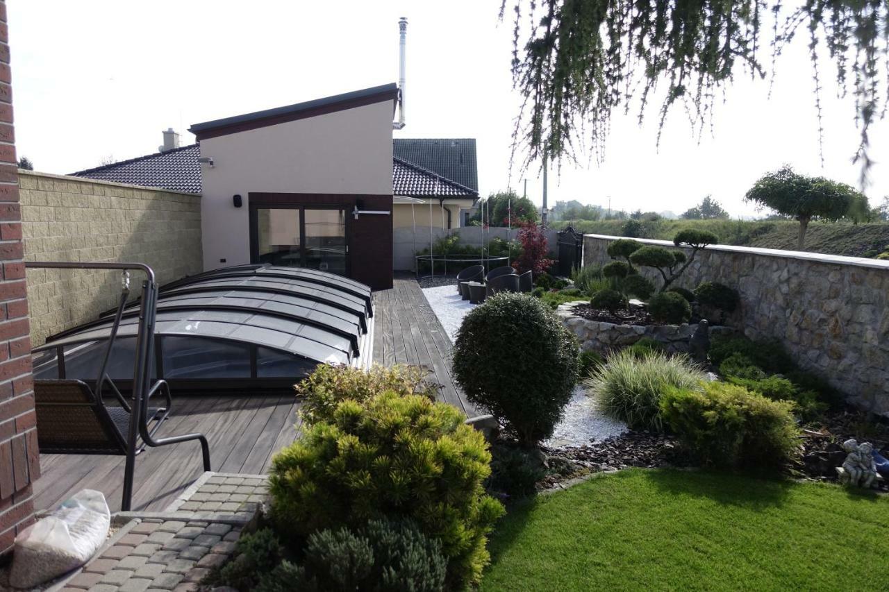 Tiny House With Private Pool Appartement Janosikova Buitenkant foto